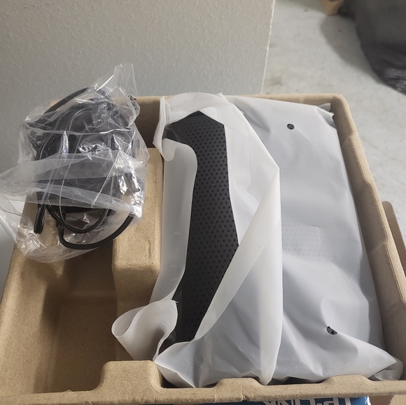 TP-Link Wireless Cable Modem Router 300 Mbps NIB - Picture 2 of 2